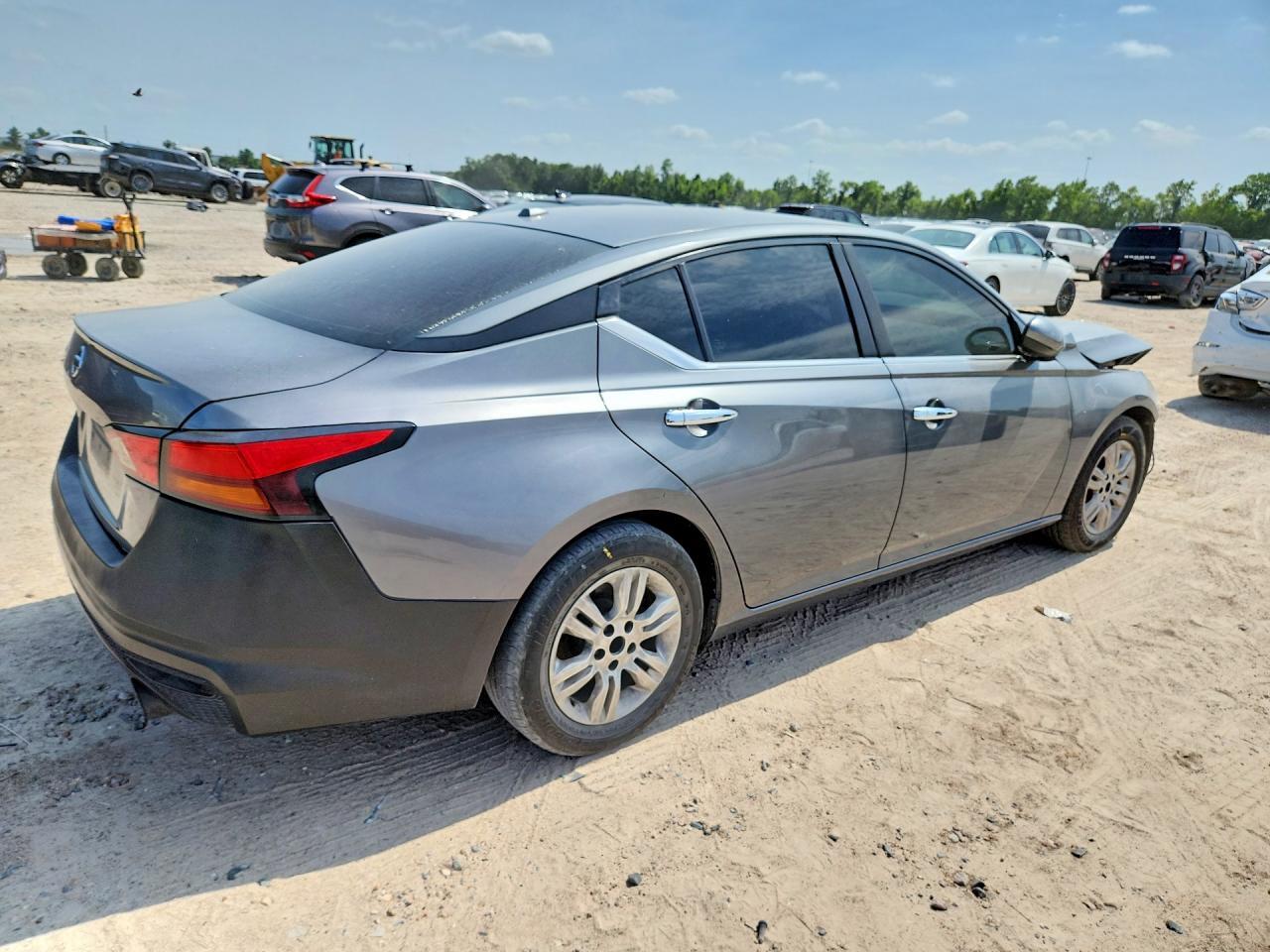 2020 Nissan Altima S - Фото 3