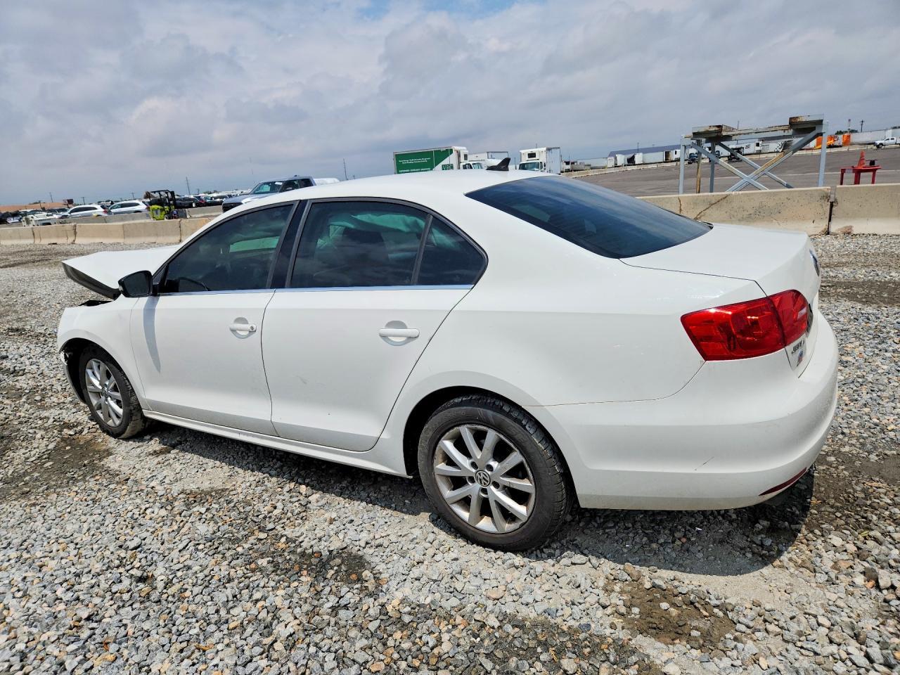 2014 Volkswagen Jetta Se - Фото 2