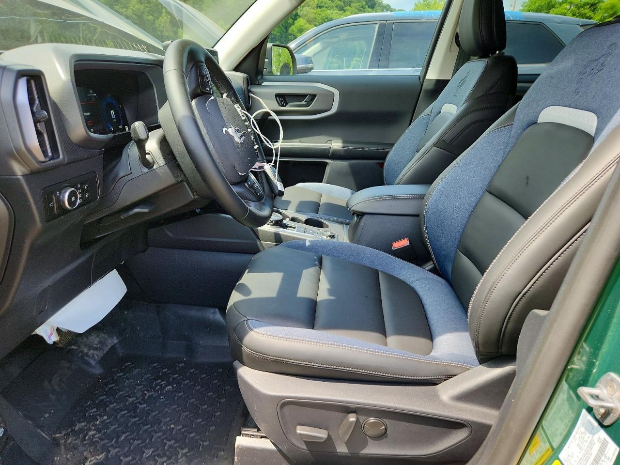 2025 Ford Bronco Sport Outer Banks - Image 7