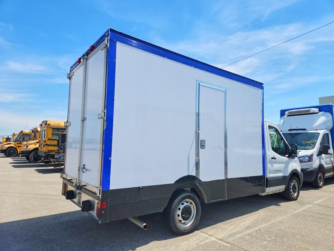 2021 Ford Transit Refrigerated Box Truck - Фото 3
