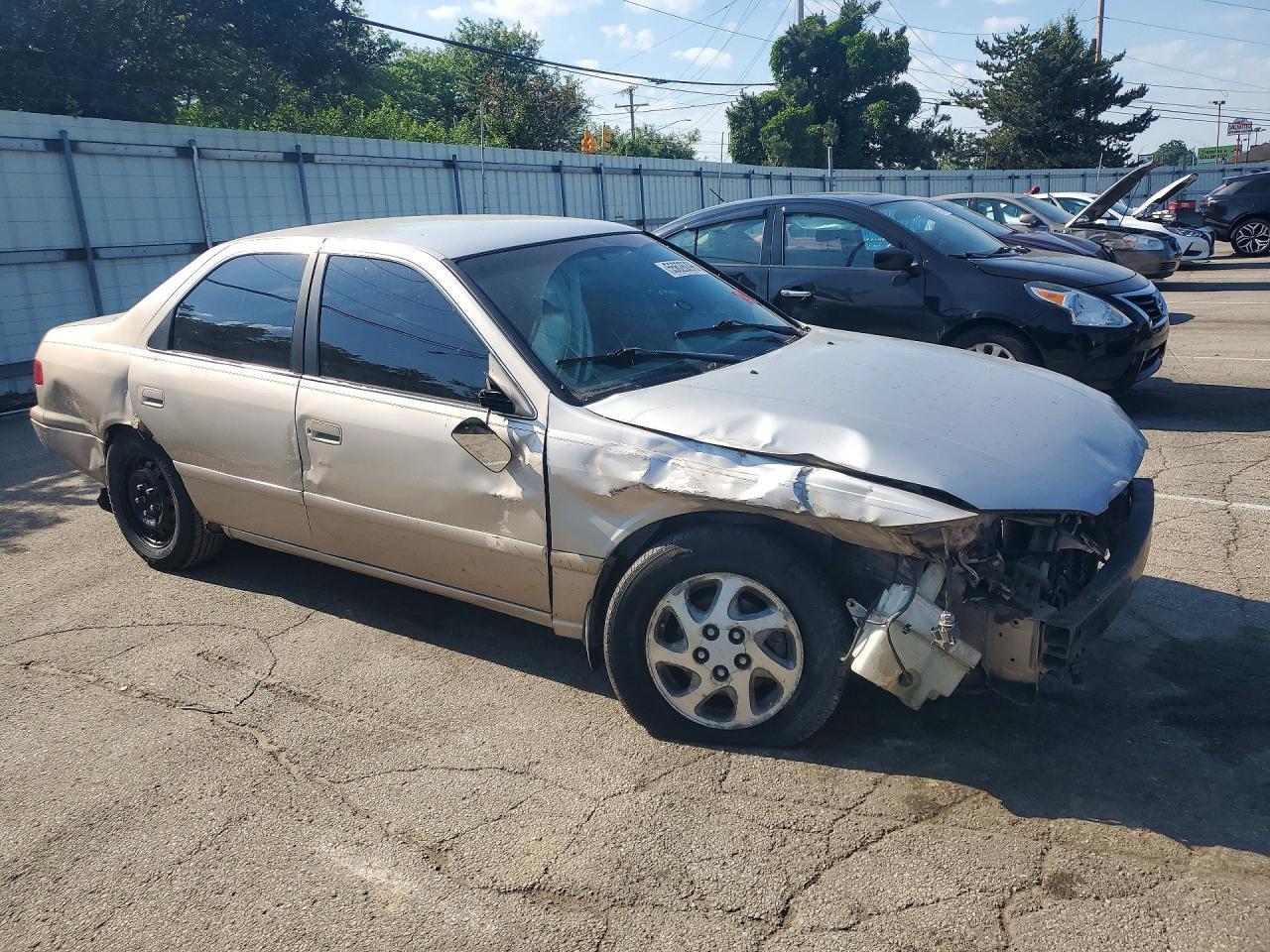 2000 Toyota Camry Le - Фото 4