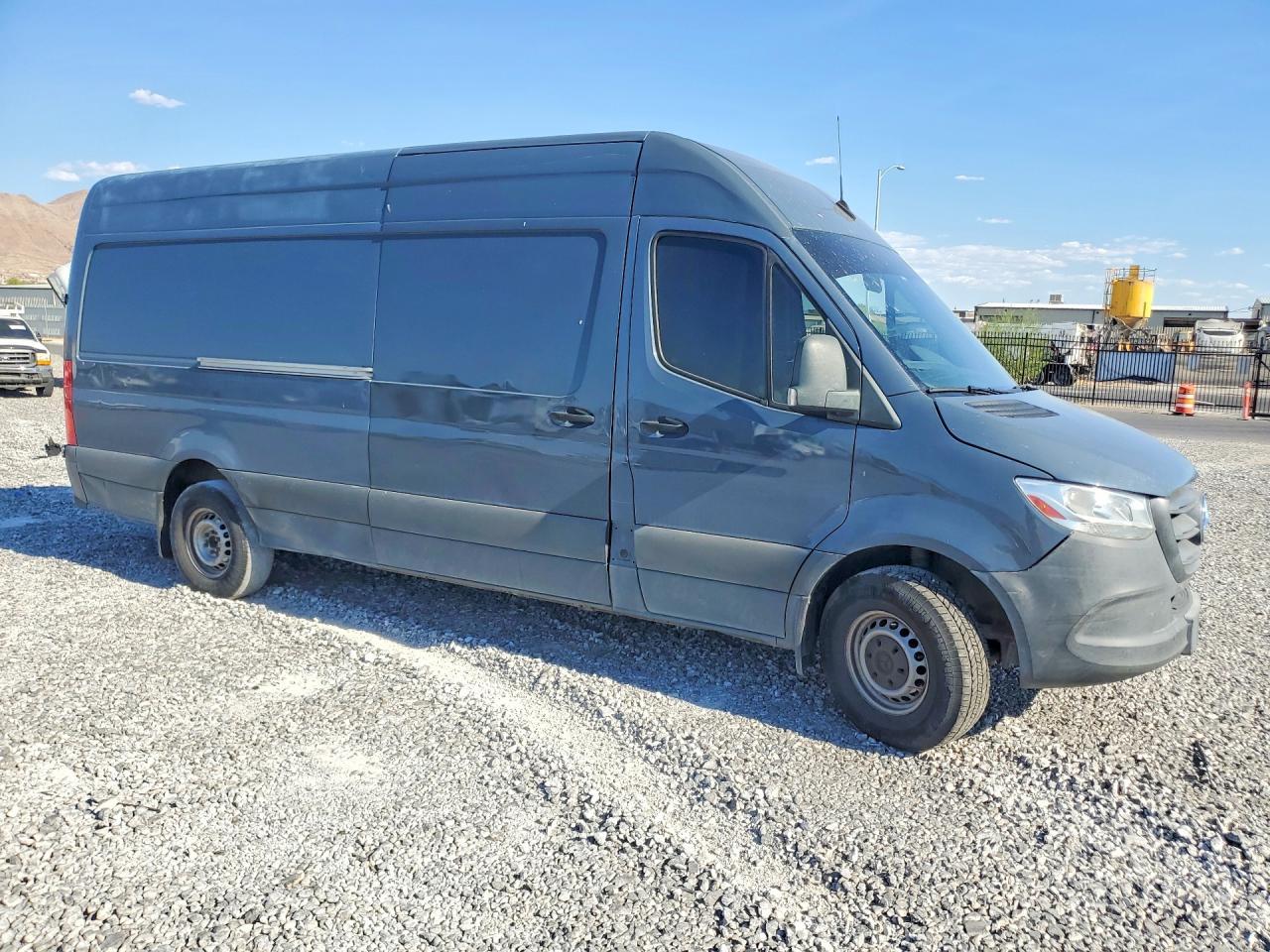 2019 Mercedes-Benz Sprinter 2500 - Image 4