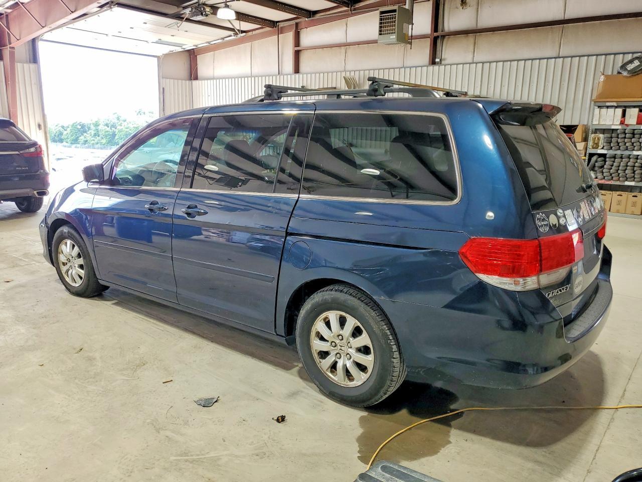 2010 Honda Odyssey Ex - Image 2