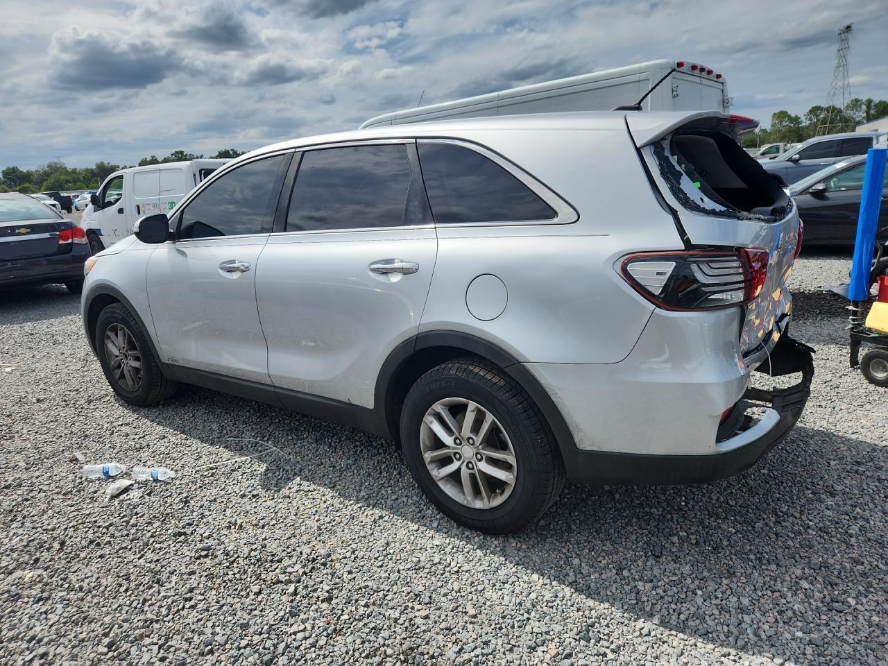 2020 Kia Sorento S - Image 2
