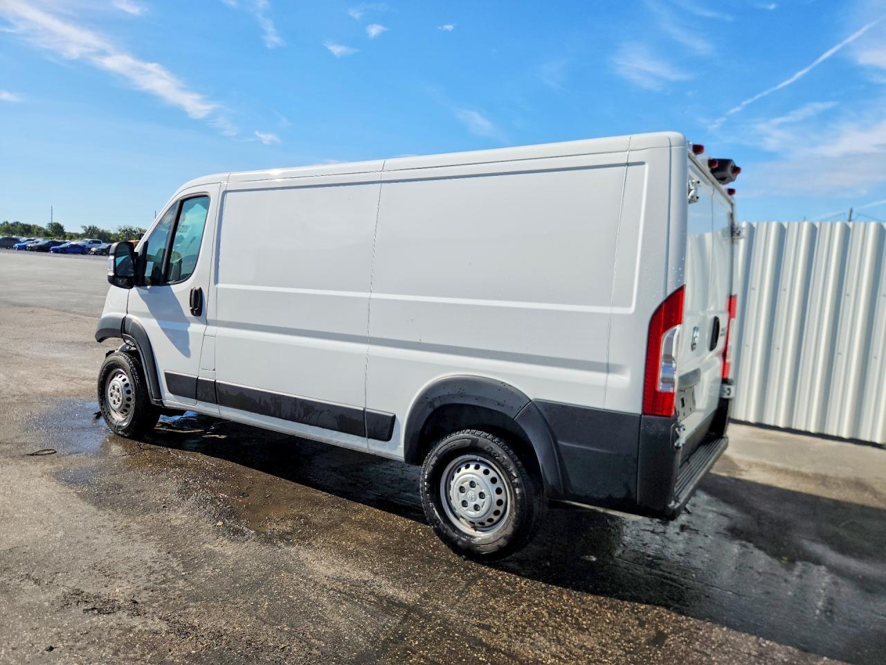 2025 Ram Promaster 2500 Delivery Van - Фото 2