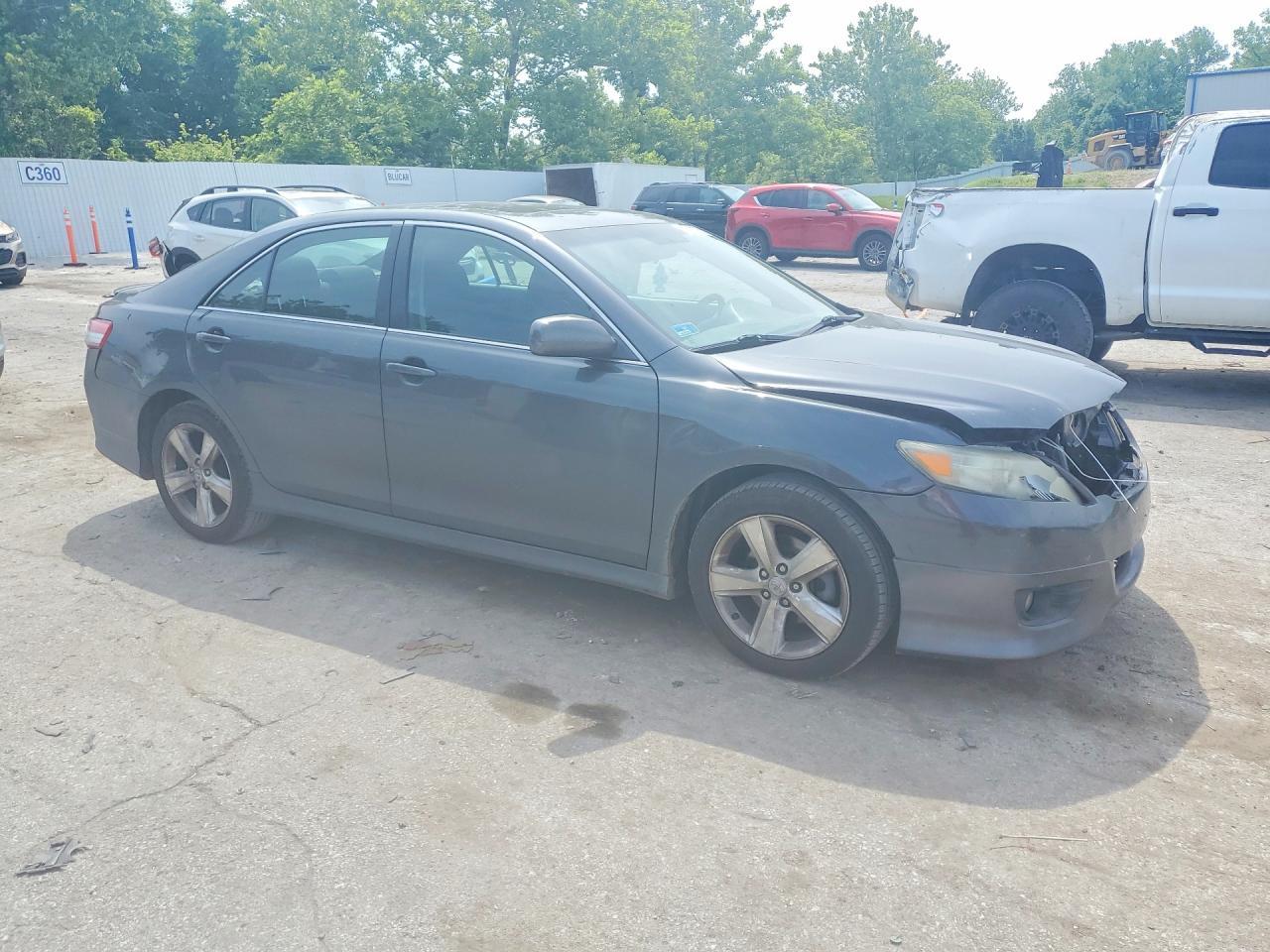 2010 Toyota Camry Se - Image 4