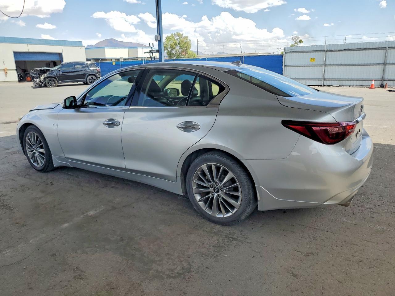 2019 Infiniti Q50 Luxe - Фото 2