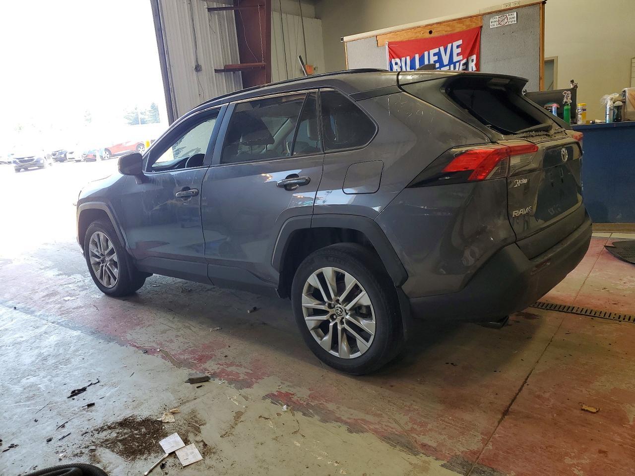 2022 Toyota Rav4 Xle Premium - Image 2