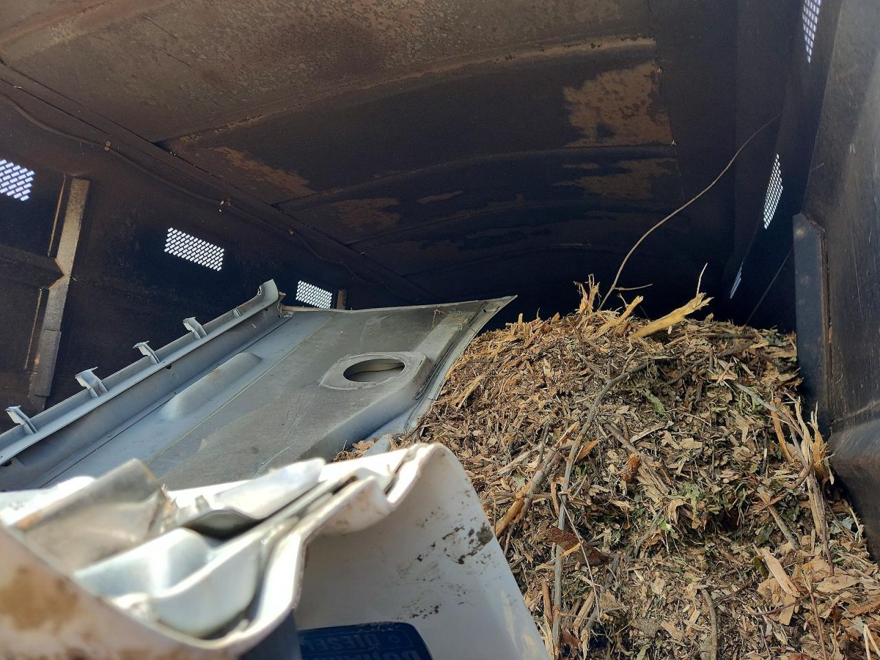 2006 Chevrolet C60 Chipper Truck - Image 6