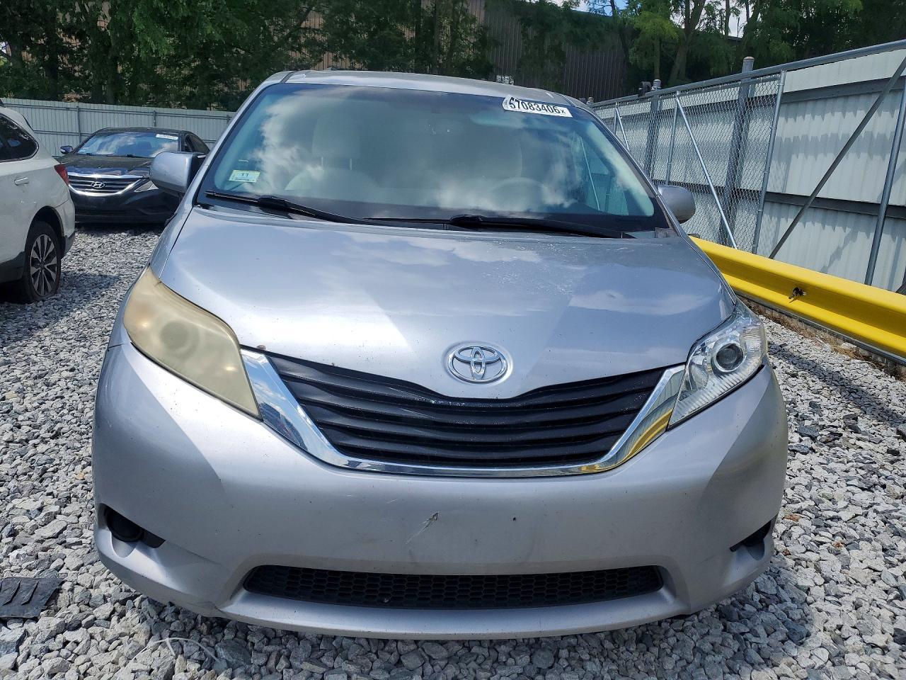 2012 Toyota Sienna Le - Фото 5