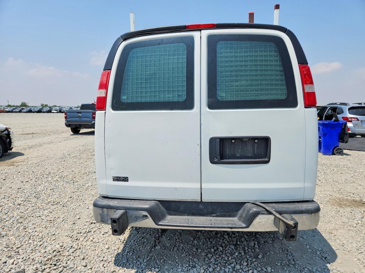 2017 GMC Savana G2500 - Фото 6