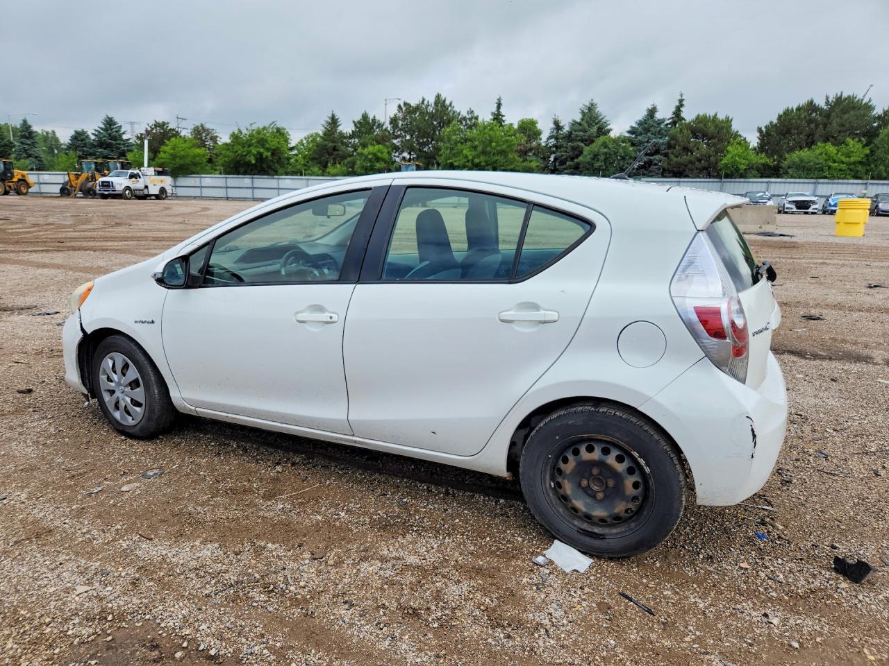 2013 Toyota Prius C One - Фото 2