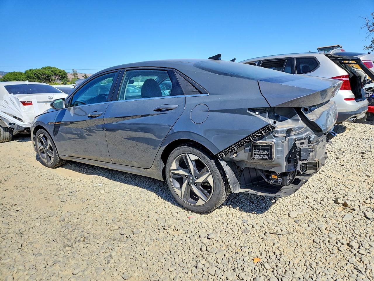2023 Hyundai Elantra Limited - Фото 2