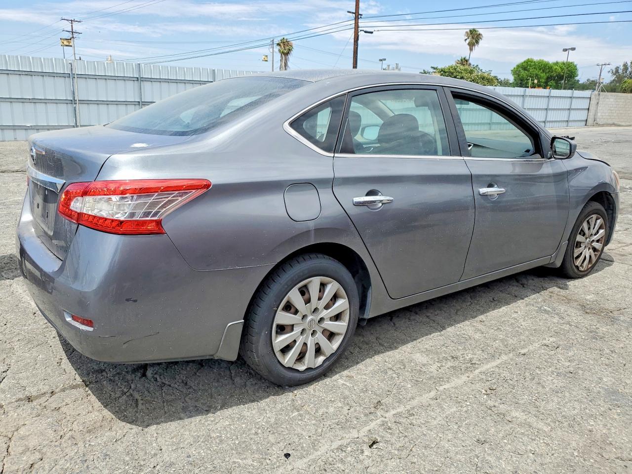 2015 Nissan Sentra S - Фото 3