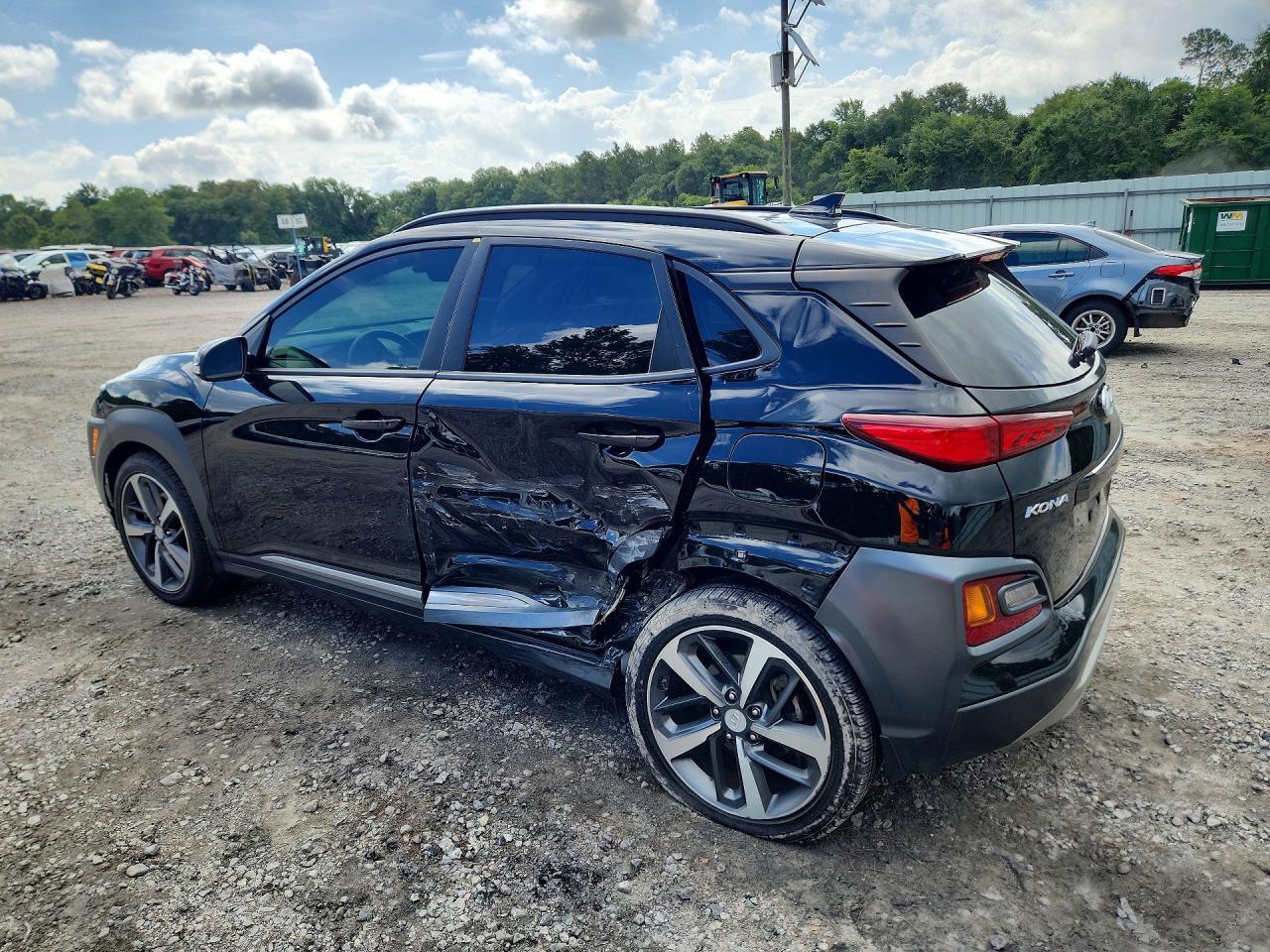 2021 Hyundai Kona Limited - Фото 2