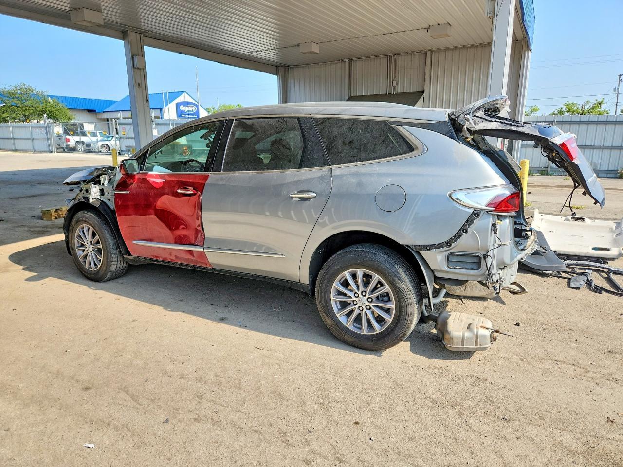 2023 Buick Enclave Essence - Image 2