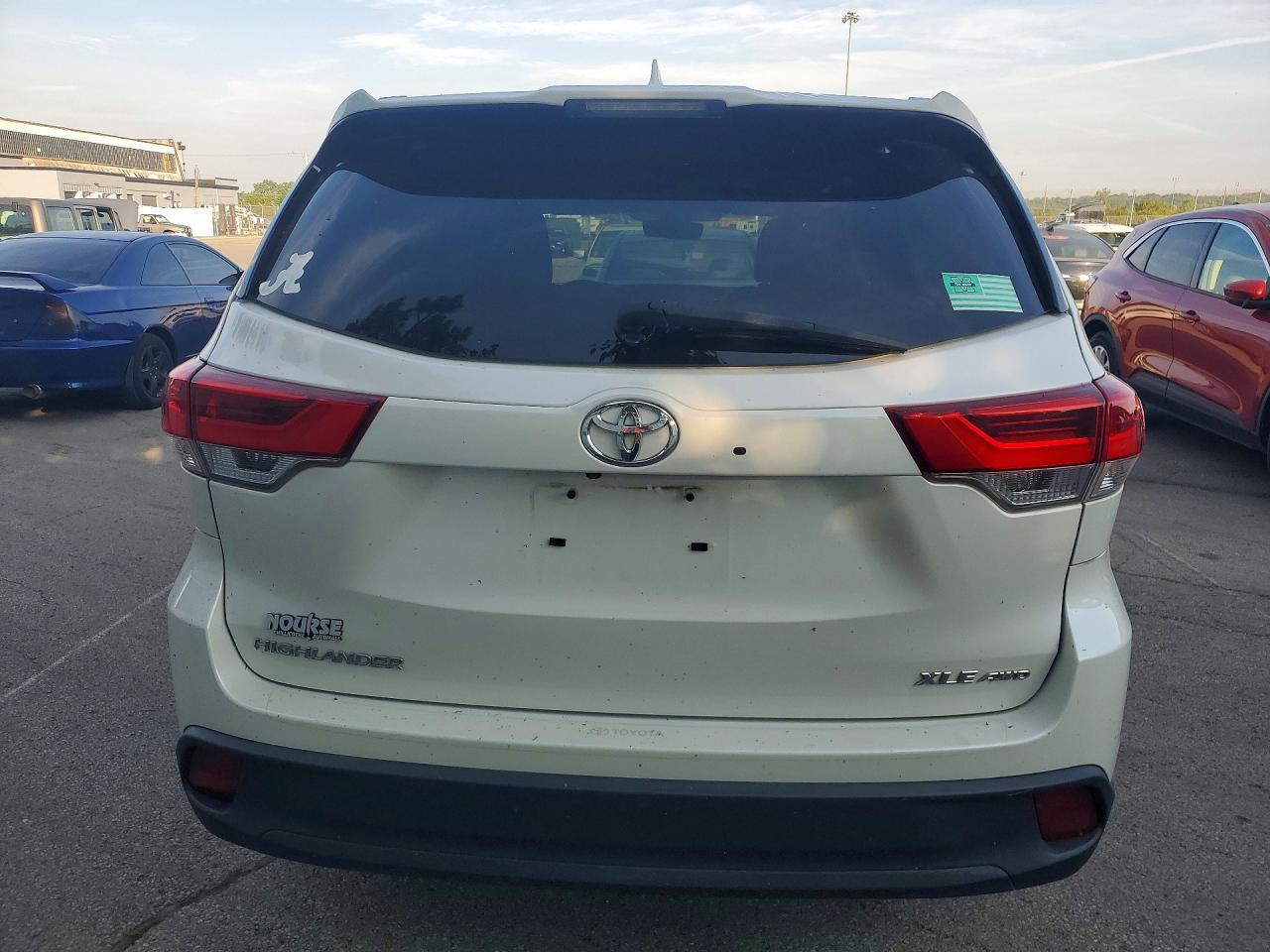2019 Toyota Highlander Xle - Фото 6