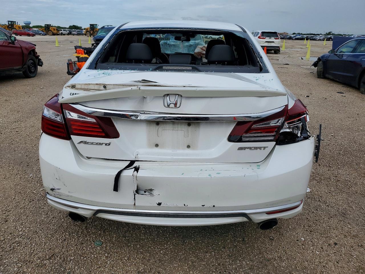 2016 Honda Accord Sport - Image 6