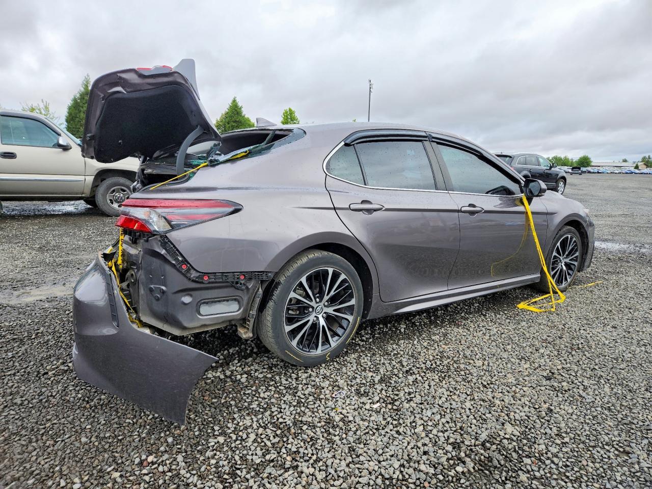 2022 Toyota Camry Se - Фото 3
