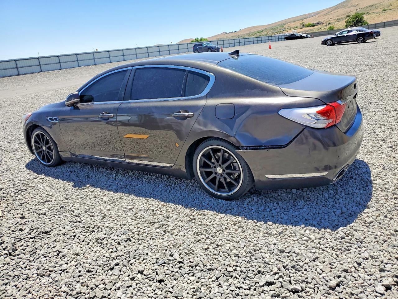 2015 Kia K900 Premium - Image 2