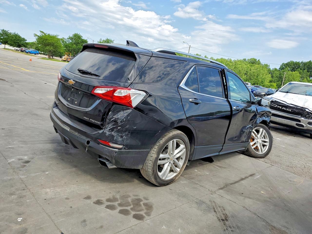 2020 Chevrolet Equinox - Фото 3