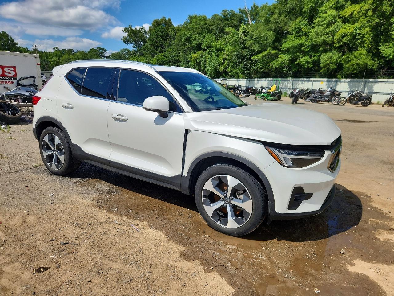 2023 Volvo Xc40 B5 Plus Bright Theme - Фото 4