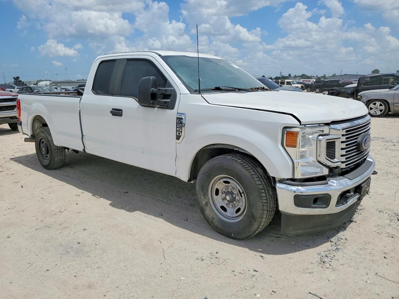 2021 Ford F250 Super Duty - Фото 4