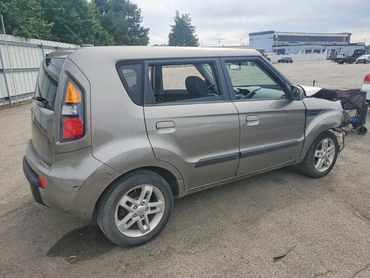 2010 Kia Soul + - Фото 3