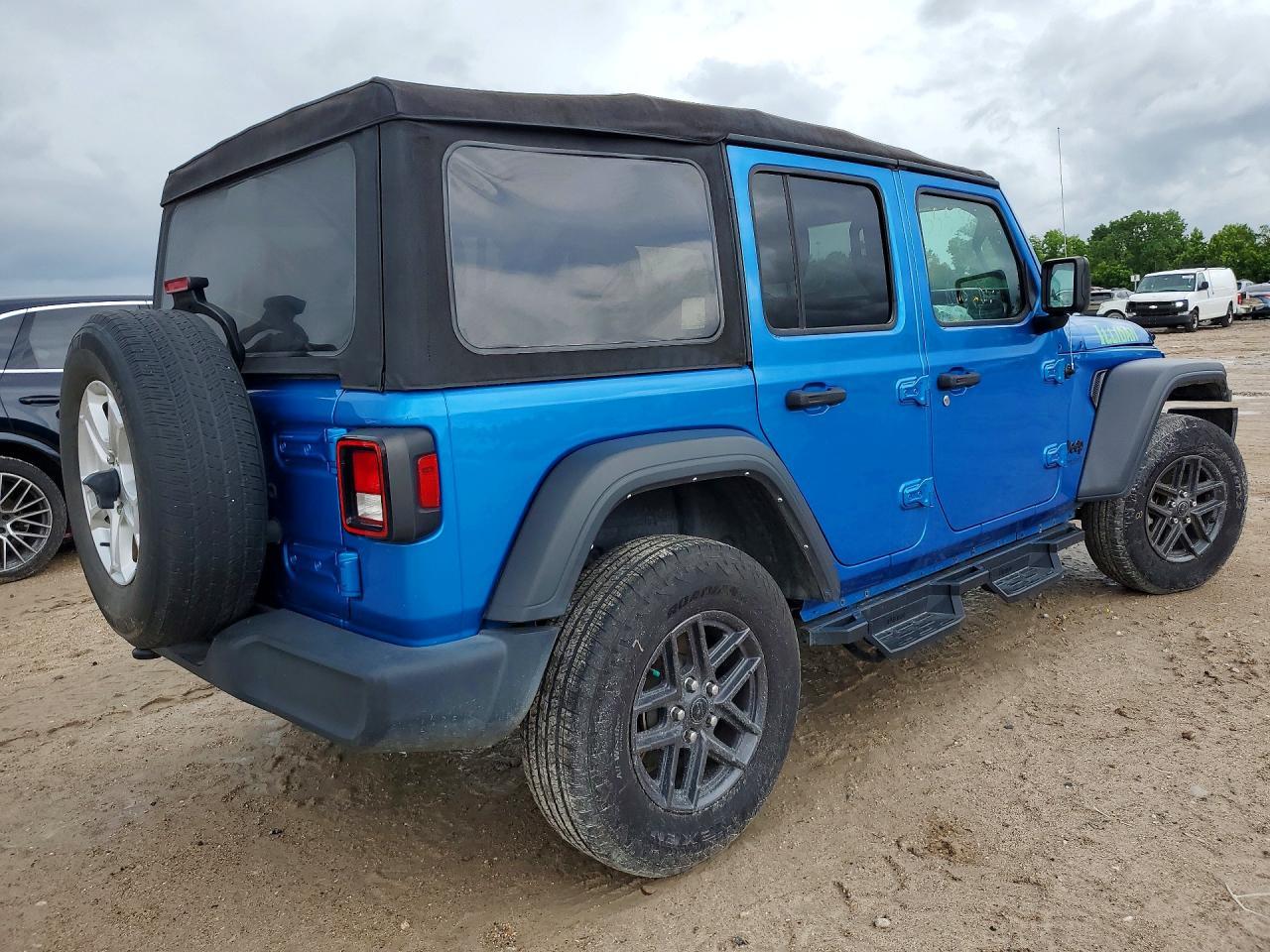 2022 Jeep Wrangler Unlimited Sport - Image 3