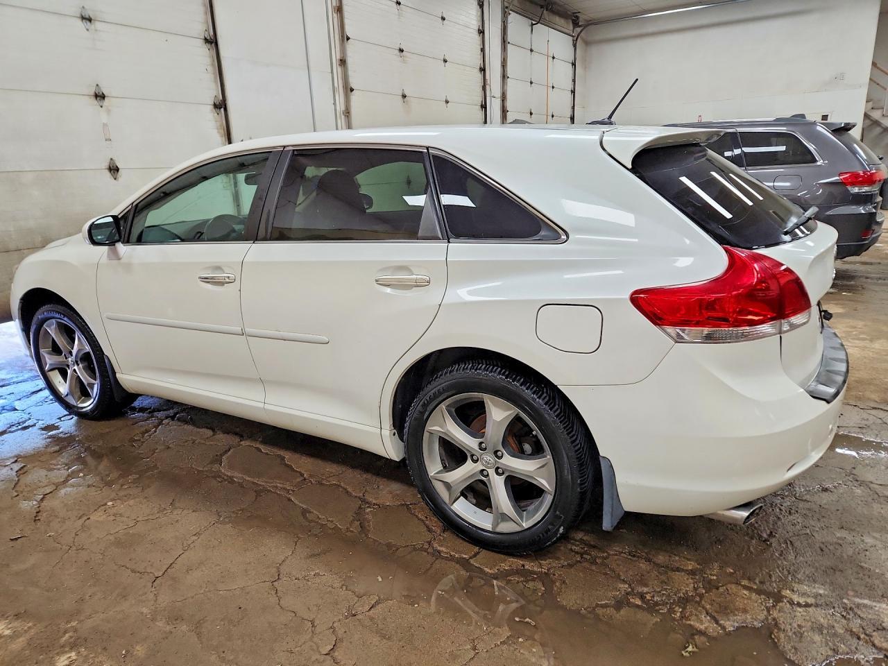 2009 Toyota Venza Awd V6 - Image 2