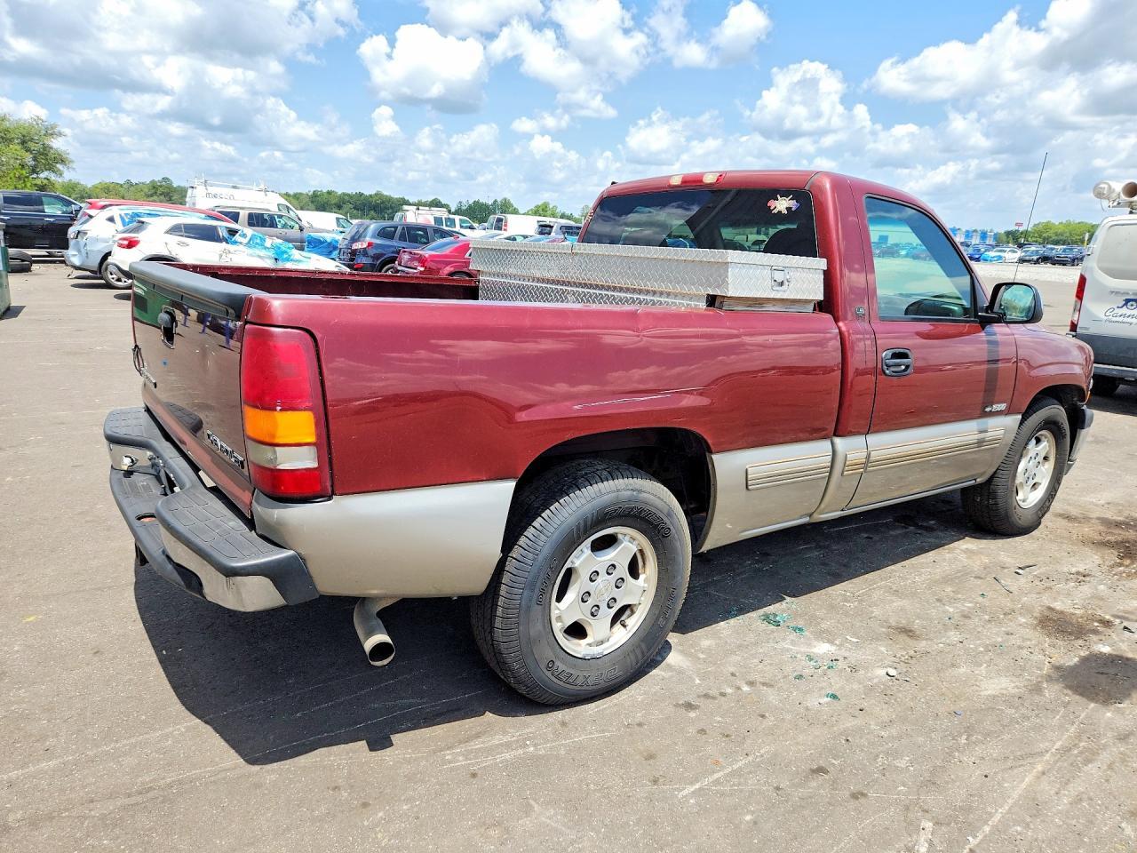 2001 Chevrolet Silverado C1500 - Фото 3