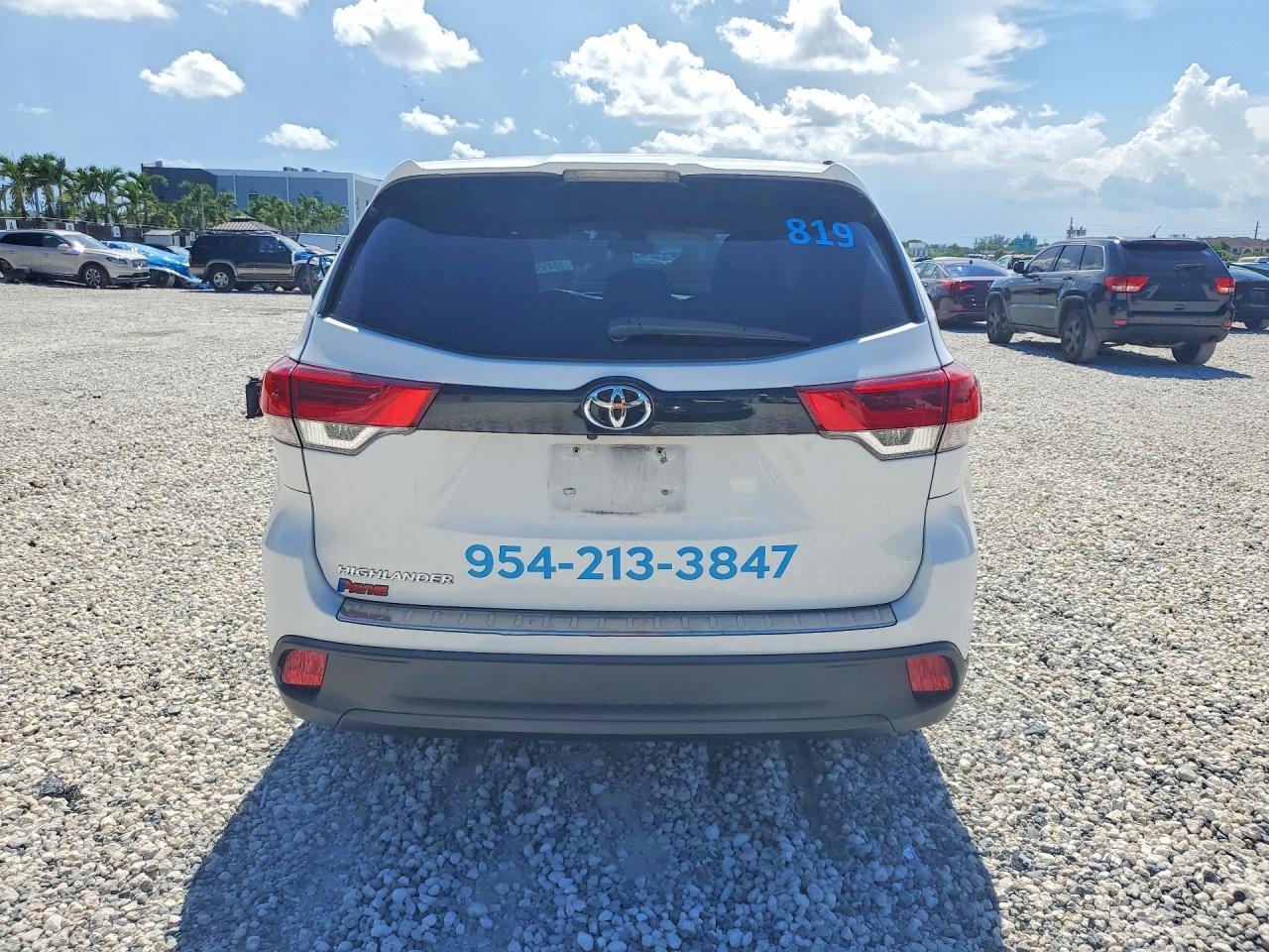 2019 Toyota Highlander Le - Фото 6