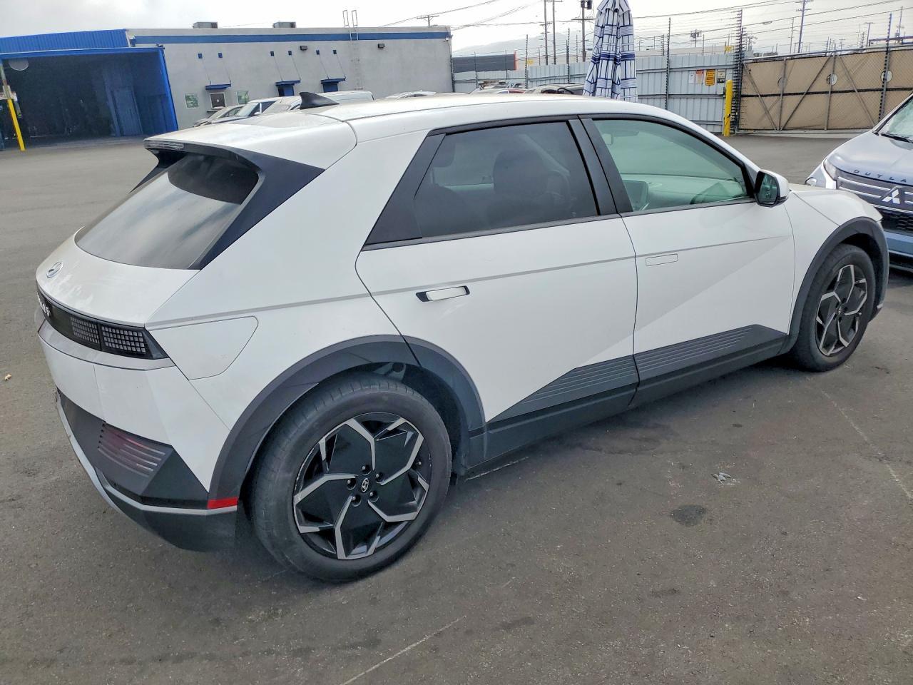 2024 Hyundai Ioniq 5 Se - Image 3
