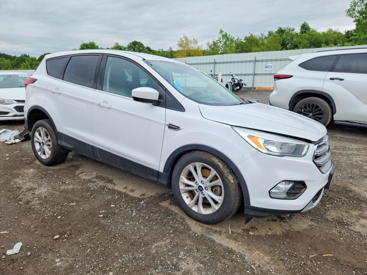 2019 Ford Escape Se - Фото 4