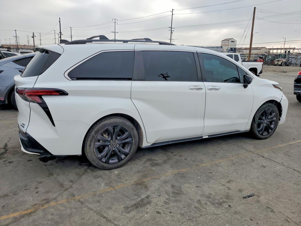 2022 Toyota Sienna Xse 7-Passenger - Фото 3