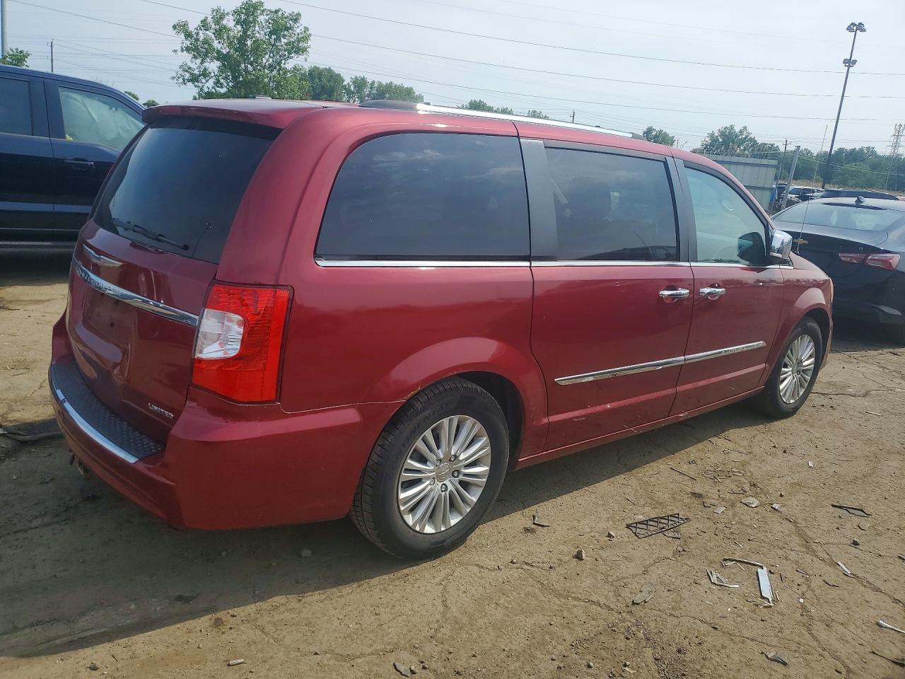 2013 Chrysler Town & Country Limited - Фото 3