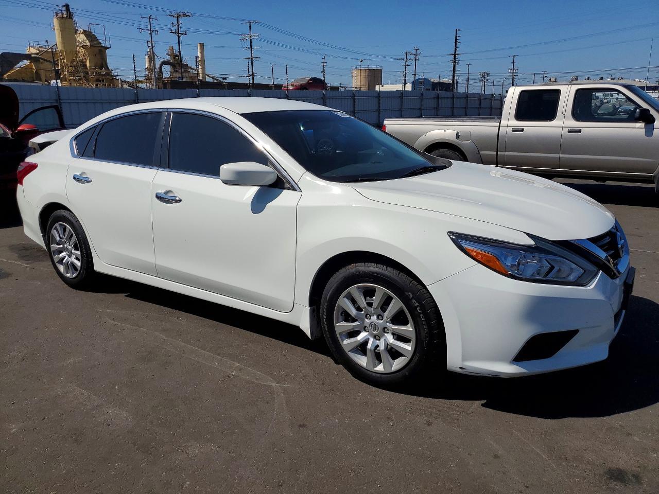2018 Nissan Altima 2.5 S - Фото 4