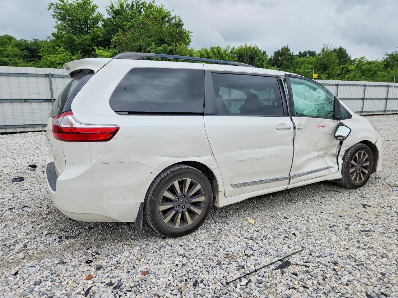 2019 Toyota Sienna Limited 7-Passenger - Фото 3