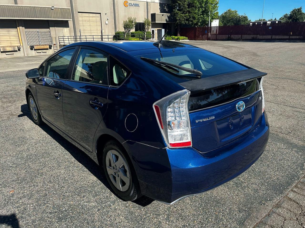2011 Toyota Prius Two - Image 3