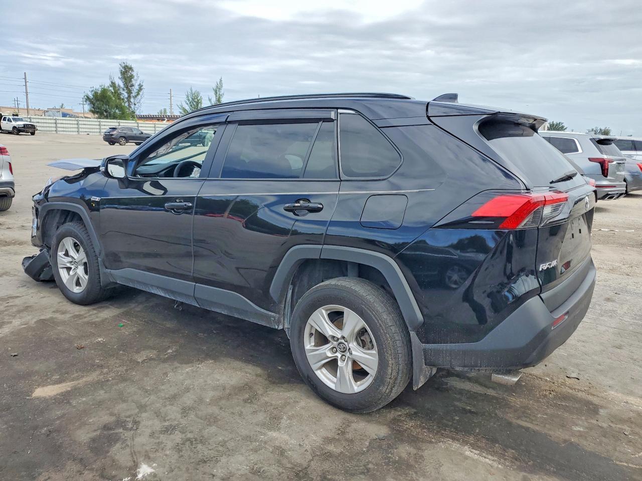 2021 Toyota Rav4 Xle - Фото 2