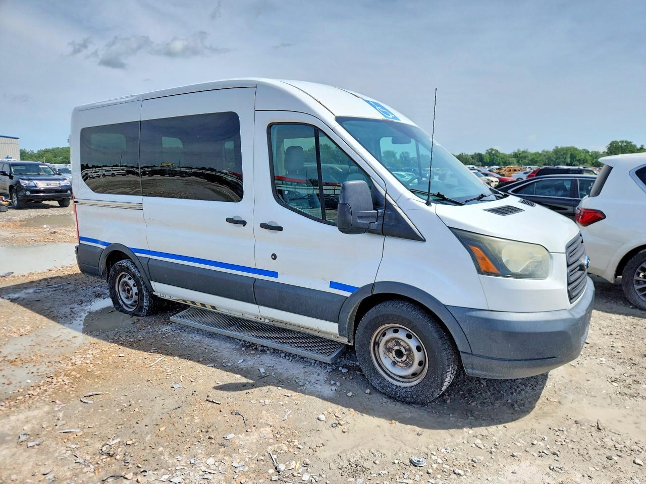 2015 Ford Transit T-150 - Image 4