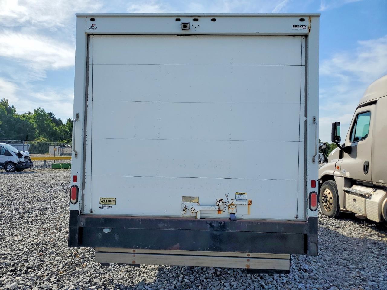 2021 Ford Econoline E450 Super Duty Cutaway Van - Фото 6
