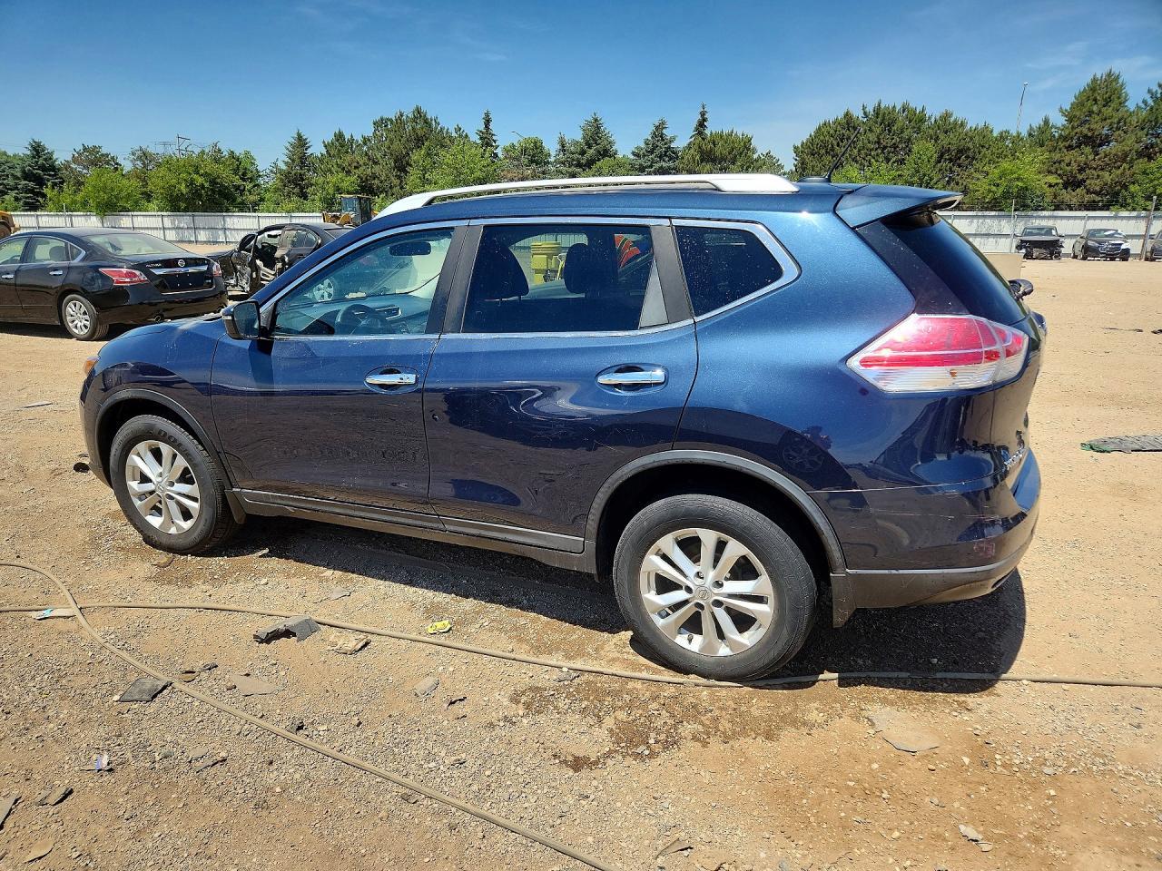 2016 Nissan Rogue Sv - Image 2