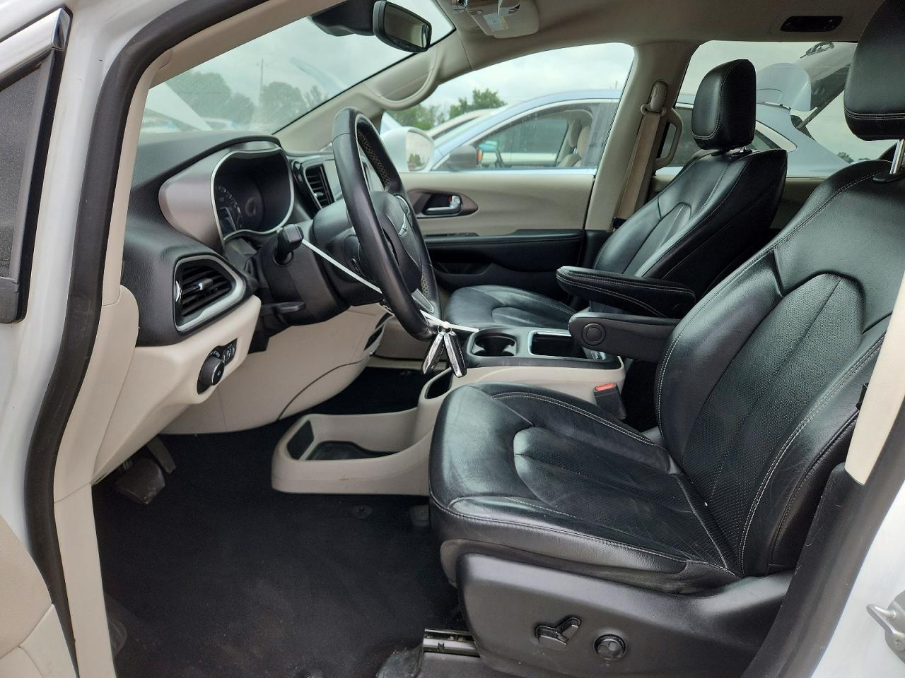 2022 Chrysler Pacifica Touring L - Фото 7