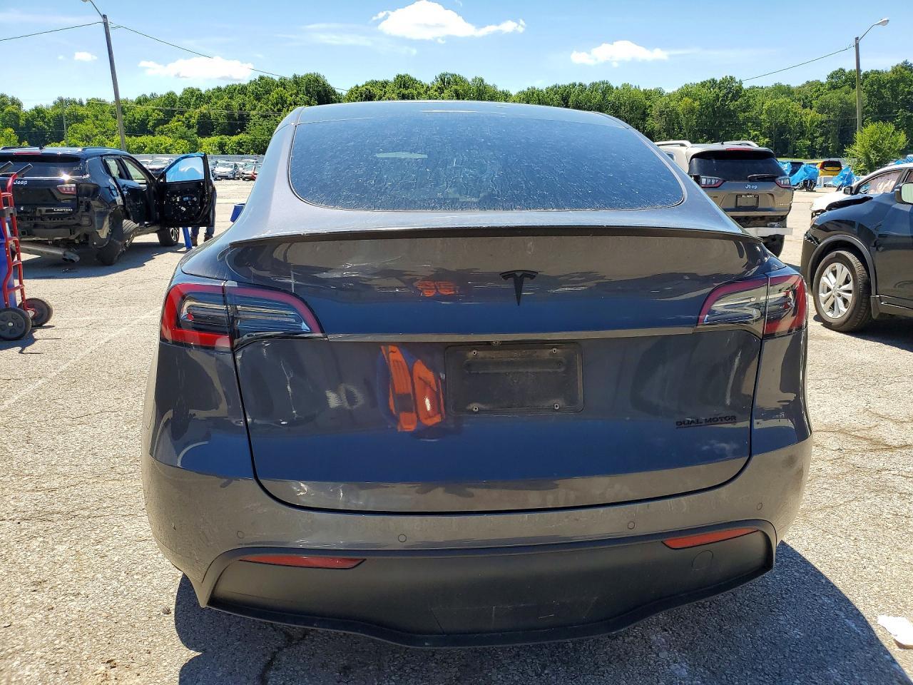 2022 Tesla Model Y - Фото 6