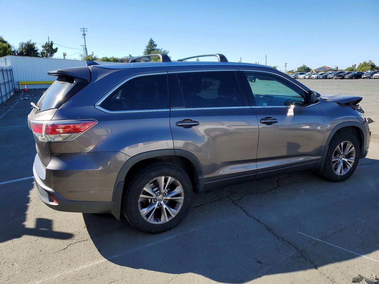 2015 Toyota Highlander Xle - Фото 3