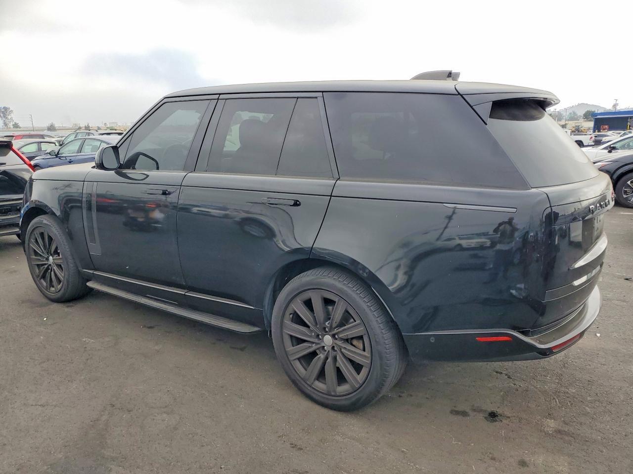 2023 Land Rover Range Rover Se - Image 2