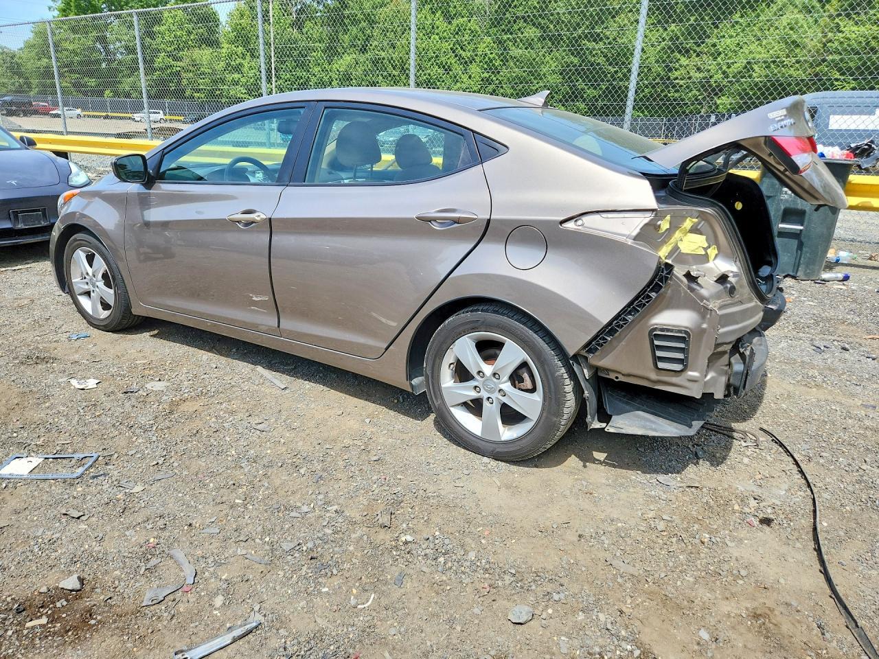 2013 Hyundai Elantra Gls - Фото 2
