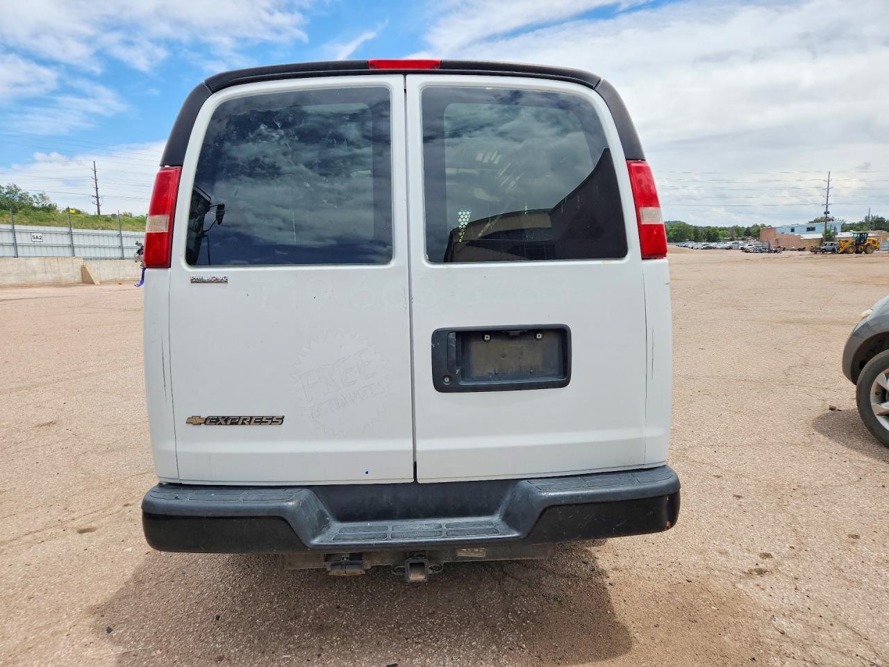 2017 Chevrolet Express G2500 - Фото 6