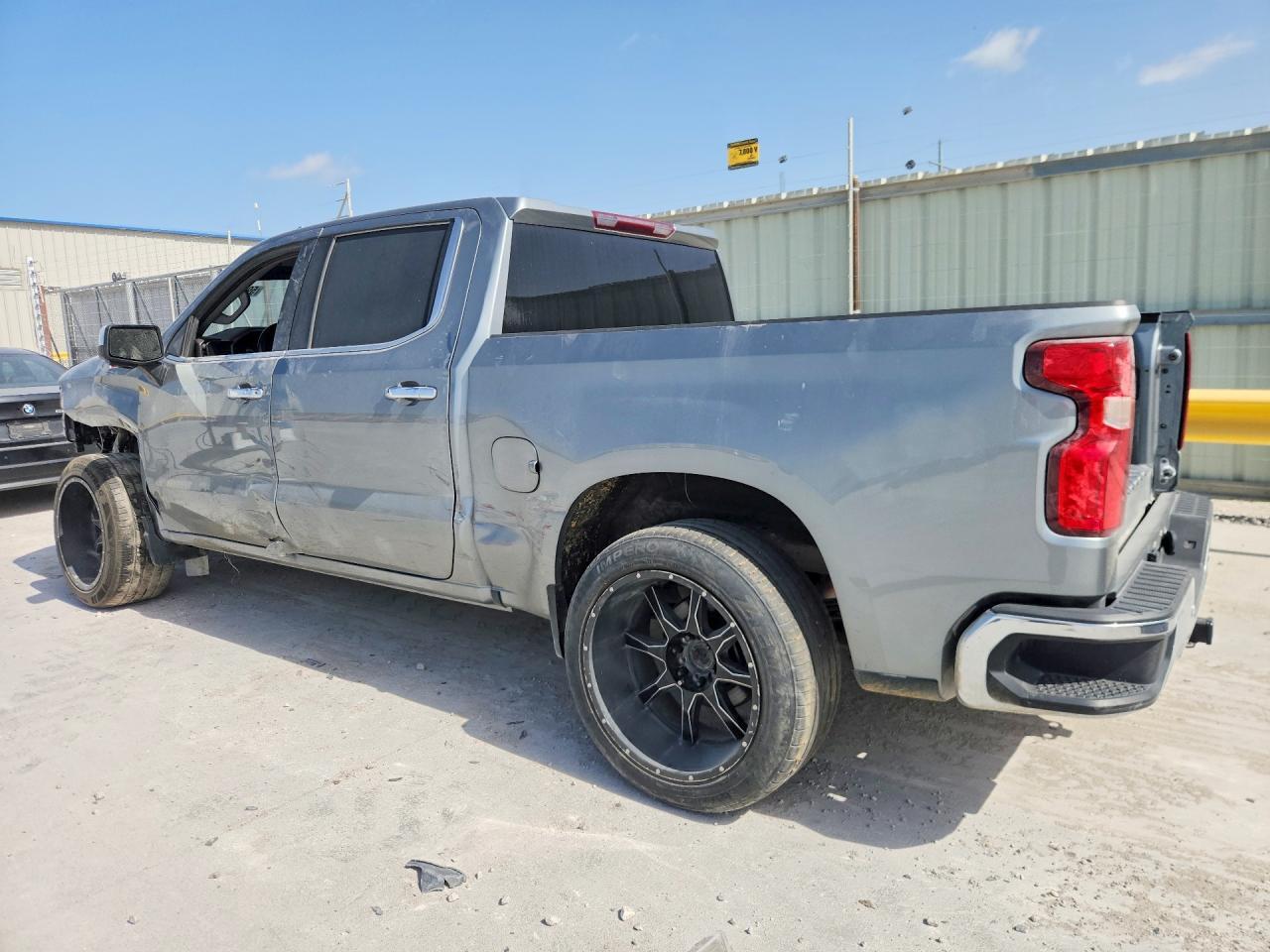 2023 Chevrolet Silverado K1500 Ltz - Фото 2